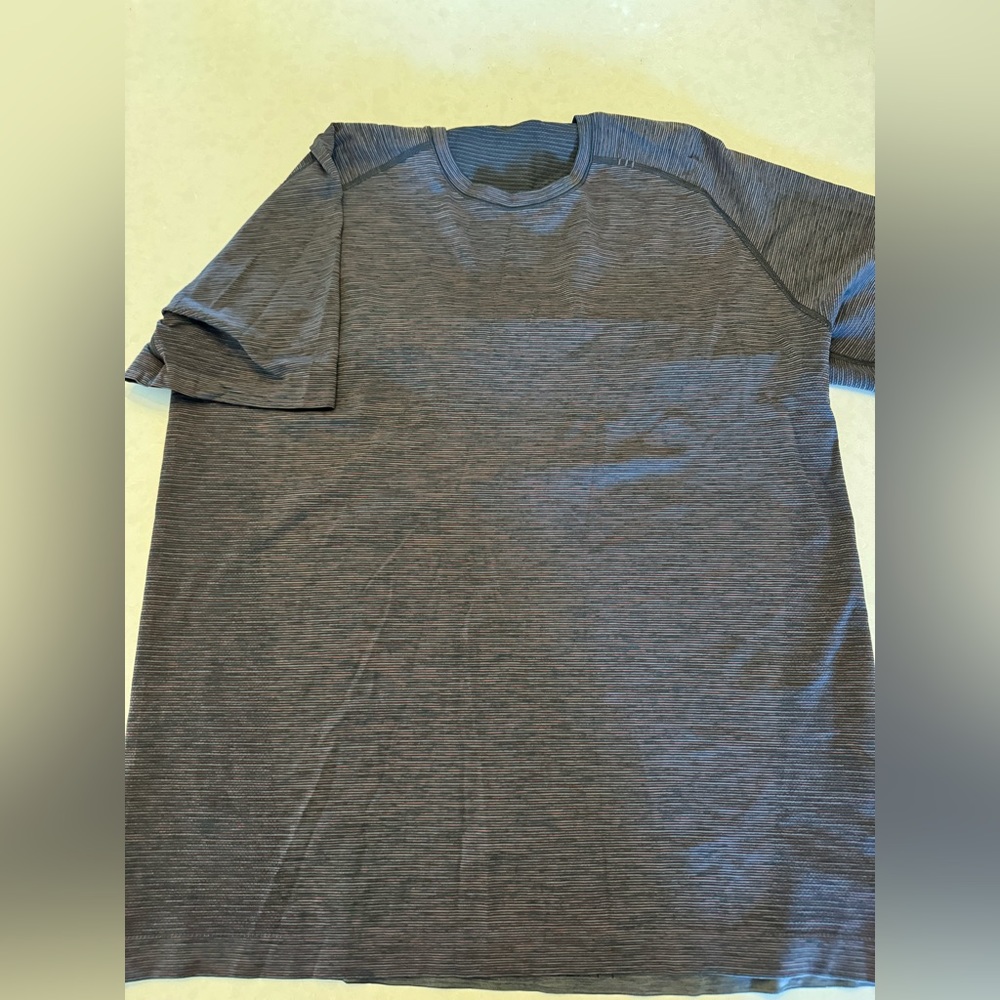 Lululemon Metal Vent Short Sleeve Shirt